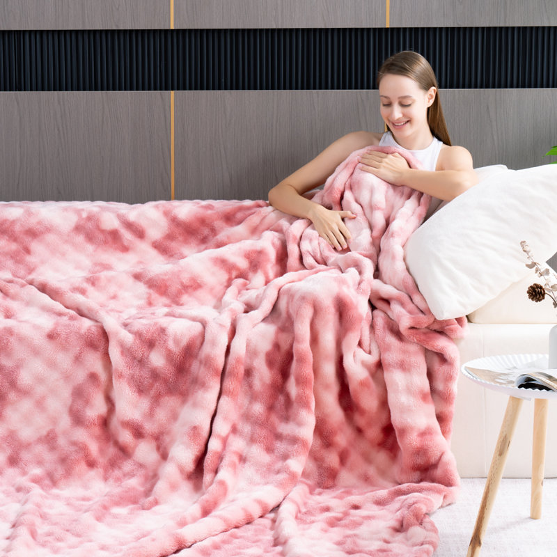 Cozy and Comfortable Faux Fur Blanket A soft, plush blanket perfect for sofas, featuring a fluffy, thick, and plush texture. Ideal for sofas, bedrooms, and living rooms.