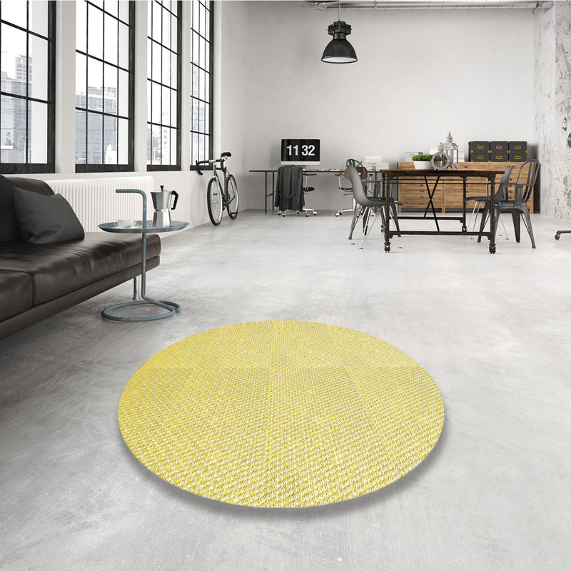 Tapis jaune Prescott, Rond 7 pi