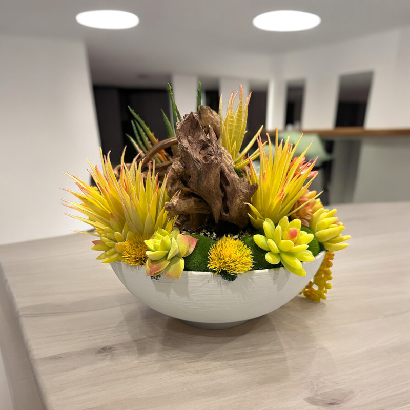 Conception succulente sur un vase rond en argile blanche | Faux arrangement coloré | Grandes plantes grasses