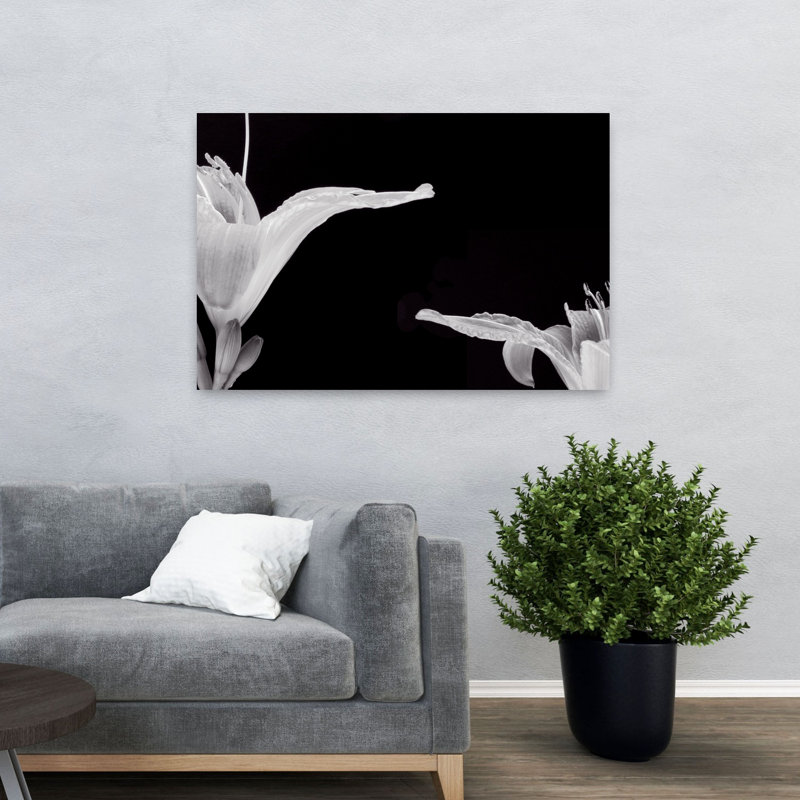 Lilies II, art floral contemporain, H 32 po x l 48 po