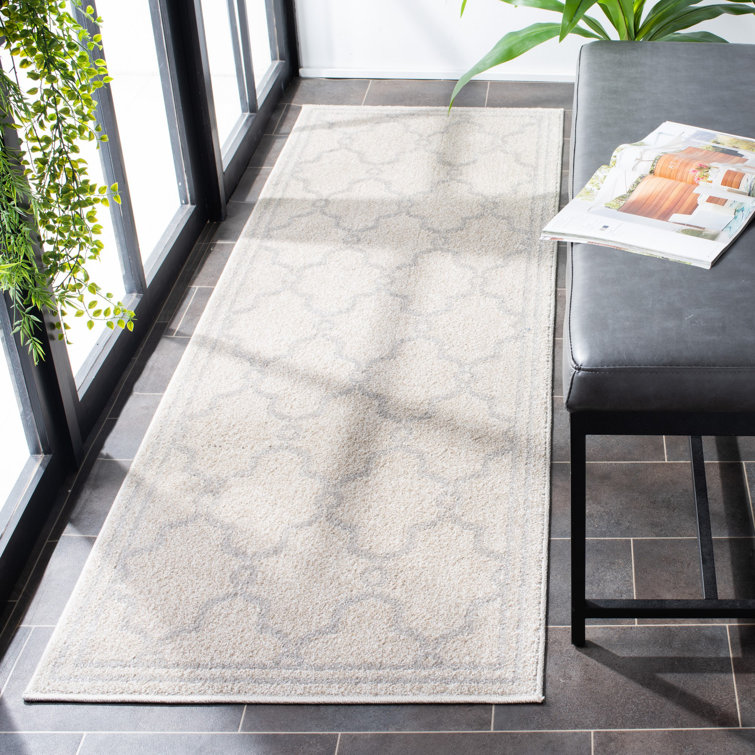 Ammundsen Geometric Ivory/Light Gray Area Rug