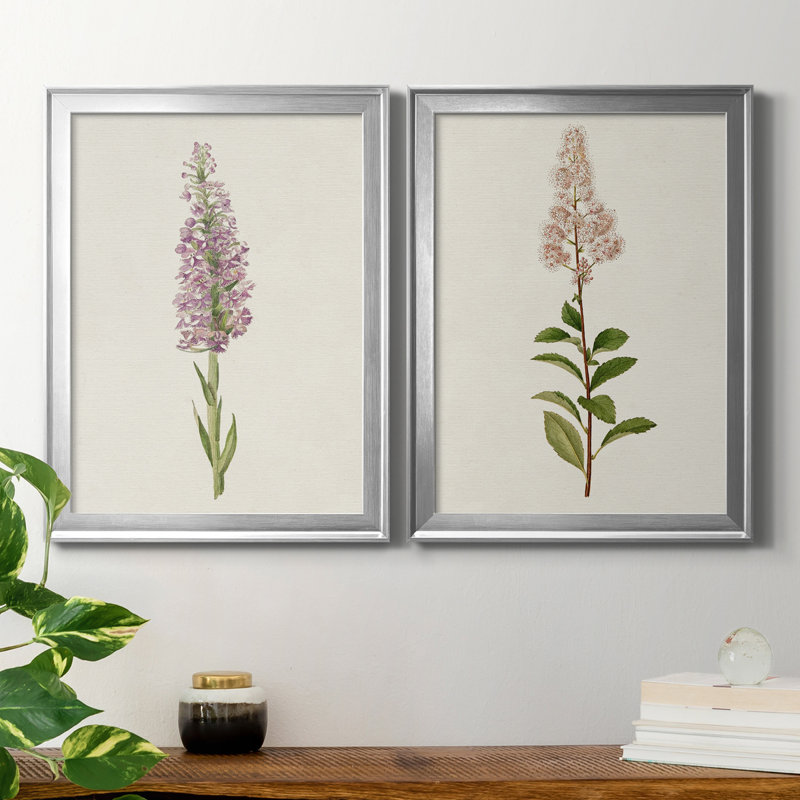 Mauve Garden Flowers I, reproduction encadrée de qualité supérieure - prête à être accrochée, Cadre argenté