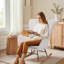 Chaise berçante blanche à haut dossier avec appui-tête et poches latérales-684208568