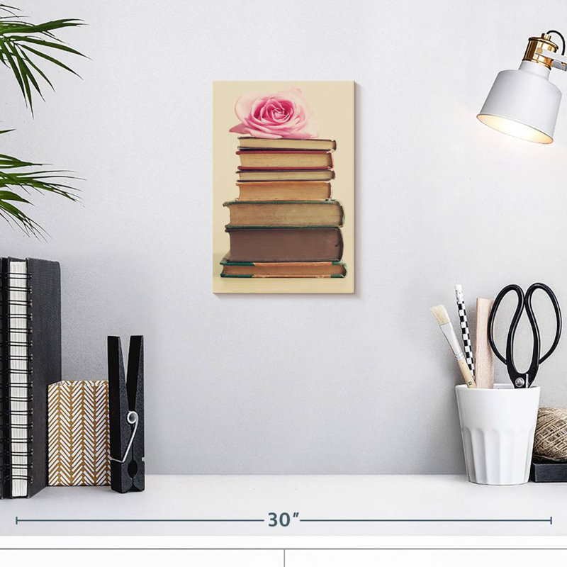 Kerner Rose sur les livres, H 12 po x l 8 po