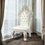 Chaise de salle à manger capitonnée en similicuir sculpté orné