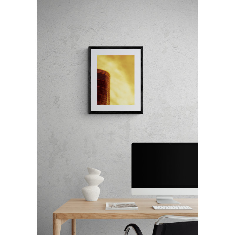 «Faire l'ajustement de la pièce» par Kevin Quinn - Beaux-arts encadrés, H 32 po x l 24 po