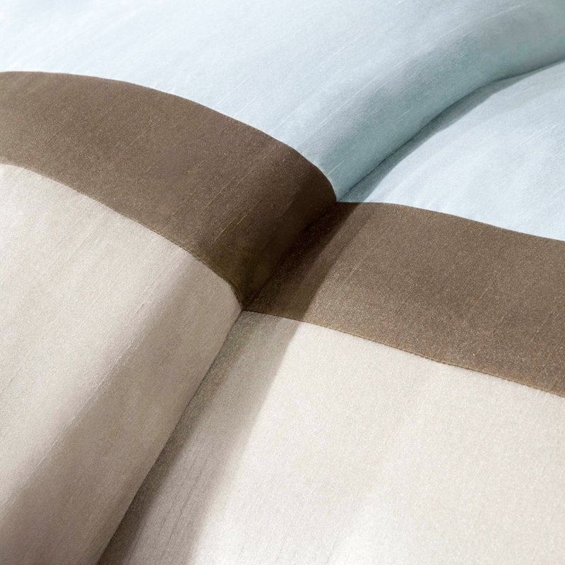 Literie 7 pièces pour très grand lit, édredon de couleur neutre, collection Hotel transitionnelle, taies décoratives, carrés et coussins décoratifs, style, détails complexes