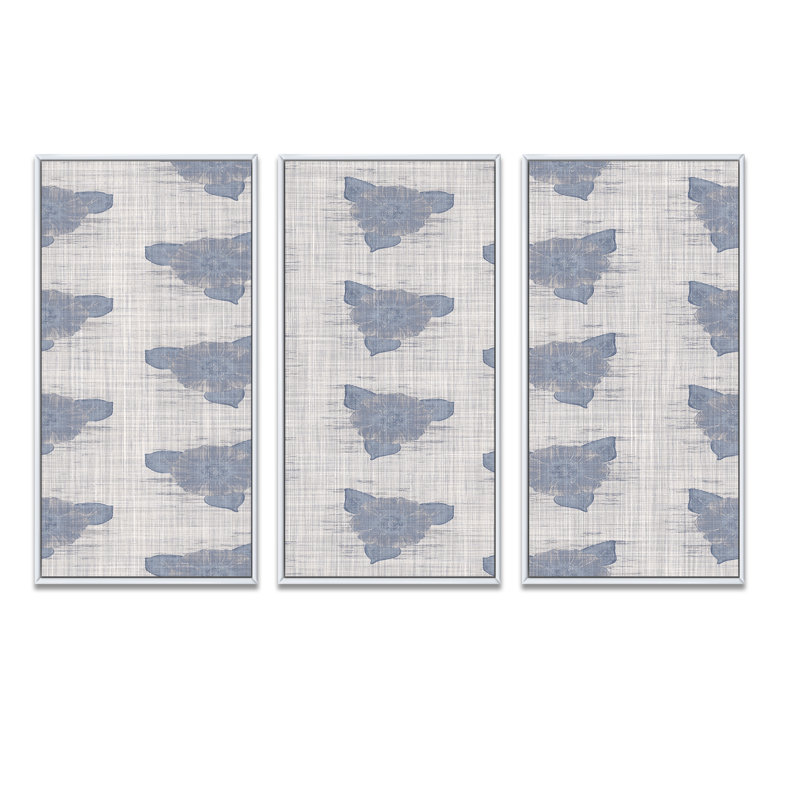«Vintage Blue Famhouse Flower IV», reproduction sur toile flottante 3 pièces, H 20 po x l 36 po x P 1 po, Blanc