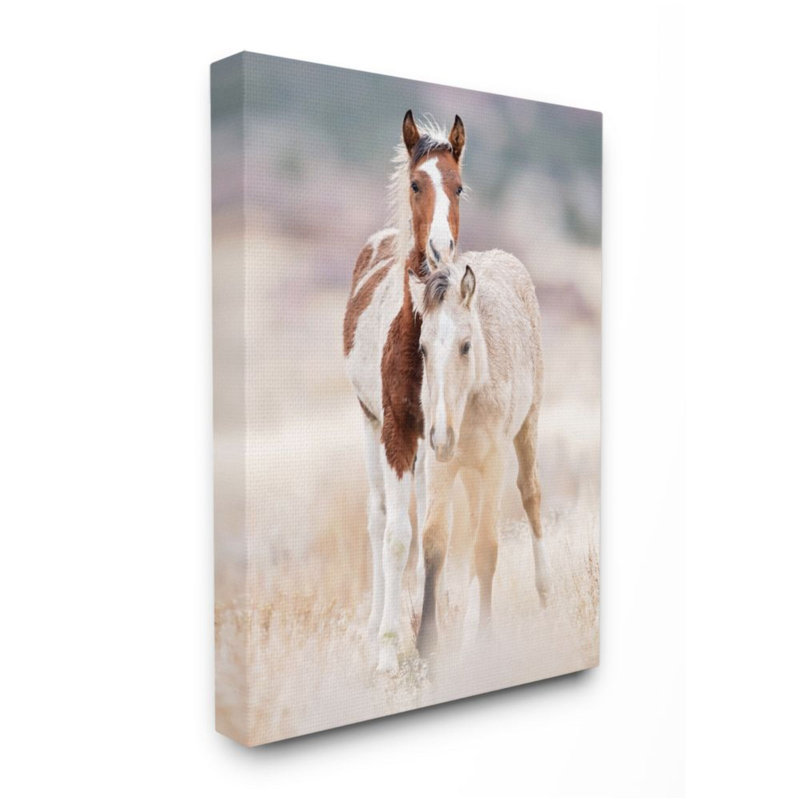 «Calm Horses in Mute Beige Meadow» par PHBurchett - reproduction de photo, H 20 po x l 16 po, Toile tendue