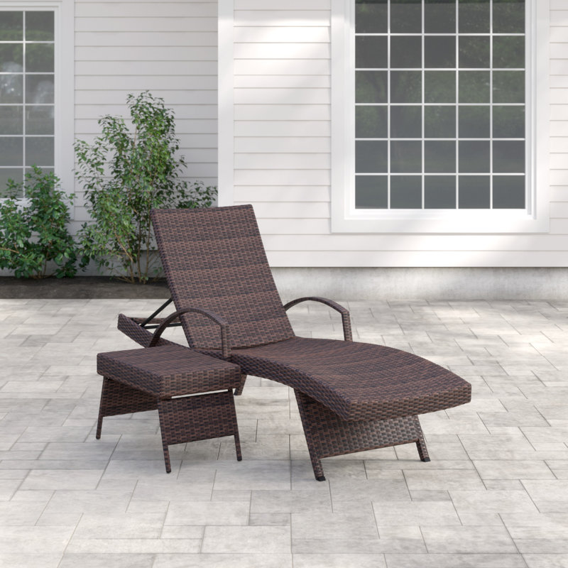 Billur Outdoor Wicker Chaise Lounge with Table, Brown