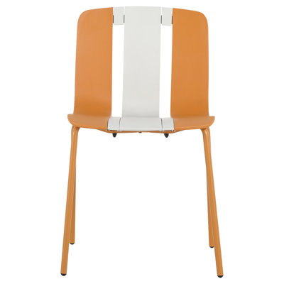Ensemble de 4 chaises modernes avec des sièges rayés colorés et des pieds en métal en beige, orange et blanc. Assise ergonomique confortable, look de couleur fraîche, pour les chaises d'intérieur / extérieur, conception en blocs, plastique