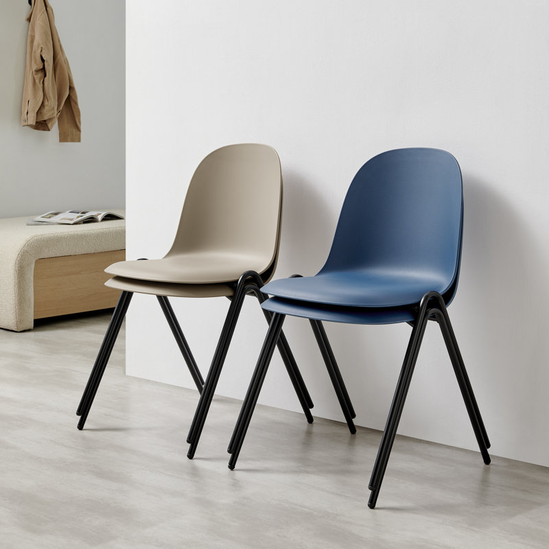 Chaise de salle à manger berlinoise empilable en plastique Berlin, Bleu espace