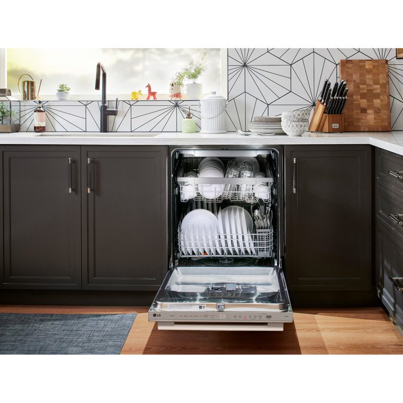 Top-Control Dishwasher with 1-Hour Wash & Dry, QuadWash® Pro, and Dynamic Heat Dry™