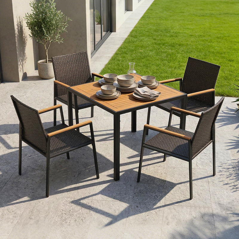 Ensemble de salle à manger 5 pièces pour patio en osier avec trou pour parasol