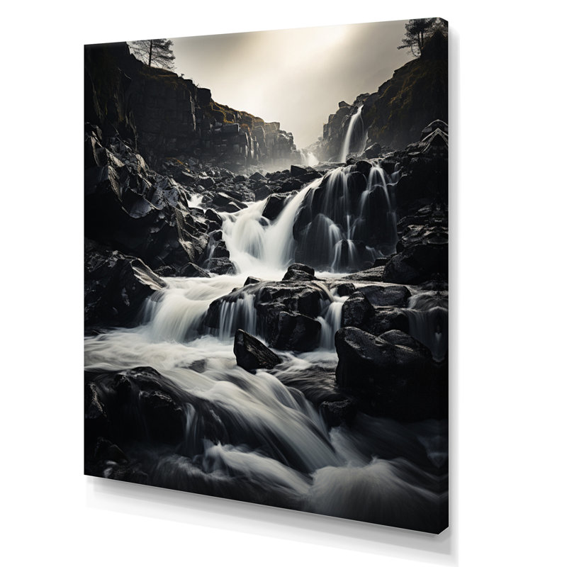 «Waterfall Ephemeral Cascade II», reproduction sur toile, H 32 po x l 16 po, Toile tendue