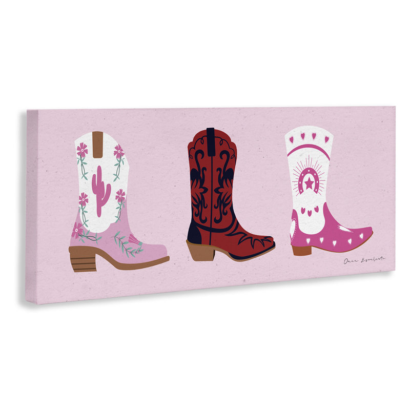 Diverses bottes de cow-boy par Omar Escalante, H 13 po x l 30 po x P 1,5 po