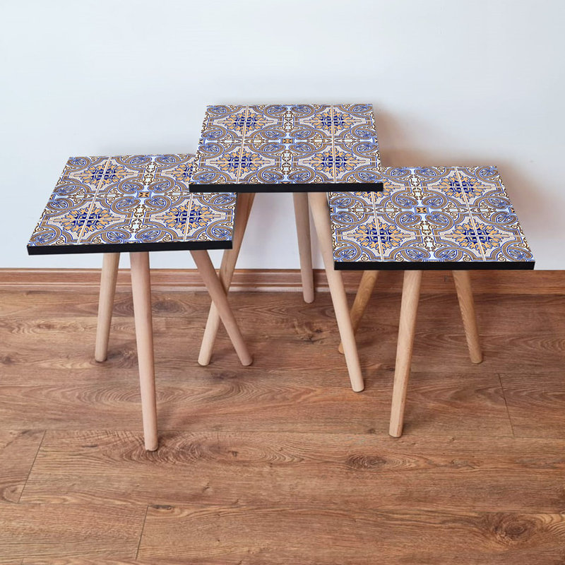Ensemble de 3 tables gigognes élégantes, bleu marine et beige, 13,8 x 20,5 x 13,8 po (grand: l 13,8 po x H 20,5 po x P 13,8 po) | 100% panneau de fibres à densité moyenne avec pieds en bois de hêtre | Conception géométrique ethnique, parfaite pour le salon et la décoration intérieure
