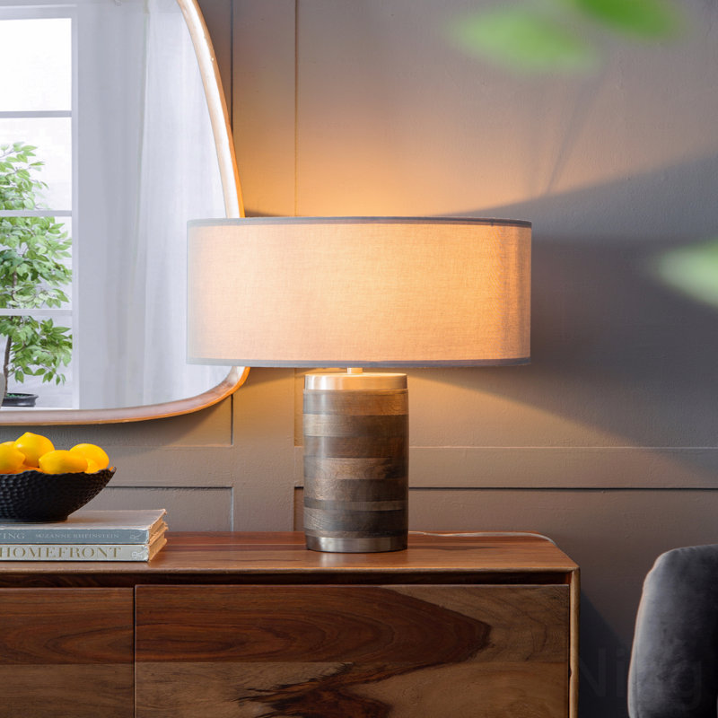 Lampe de table avec abat-jour requise