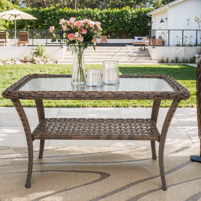 Table basse d'extérieur en osier PE 19,7 po Gaetanino