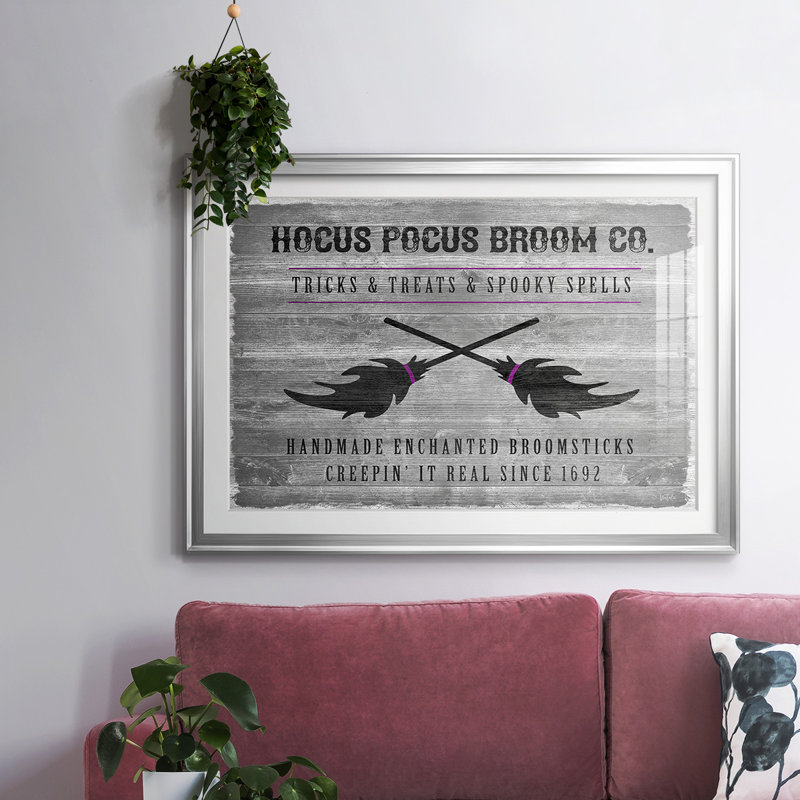 Hocus Pocus Broom Co, impression sur papier, Or, H 30 po x l 44 po x P 1,5 po