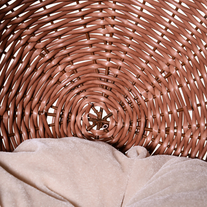 Maison surélevée avec lit rembourré épais et panier rotatif, gazon naturel, nacelle brune, gazon tissé