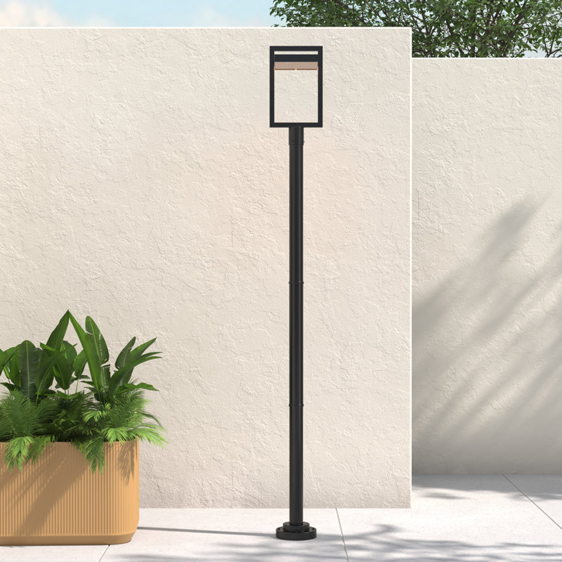 Giddens Frosted Lamp Post (Full)