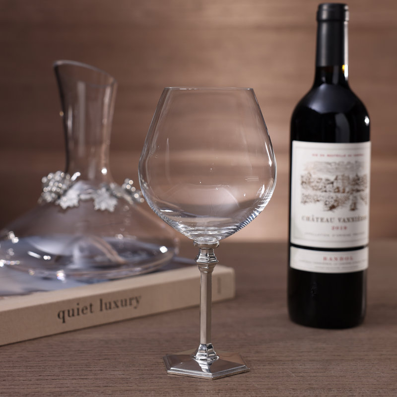 Verre à vin sur fond d'étain Fretwell