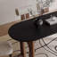Table et chaise de salle à manger de style antique antique-109085534
