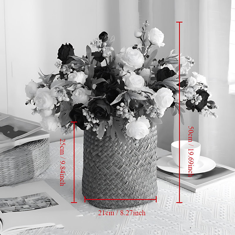 Arrangement floral dans un panier de roses et baies artificielles, Bleu / blanc