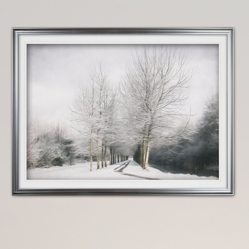 «Winter is Here», reproduction de photo sur toile, H 30 po x l 40 po x P 1,5 po, Cadre argenté