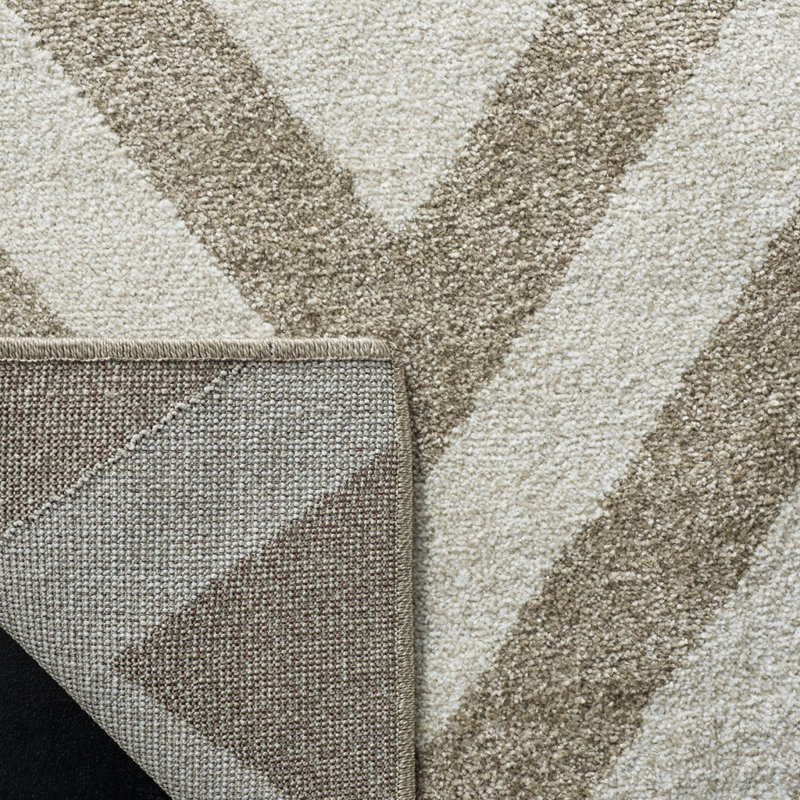 Sharpay Chevron Hand Woven Indoor / Outdoor Area Rug, Rectangle 183 x 274 cm