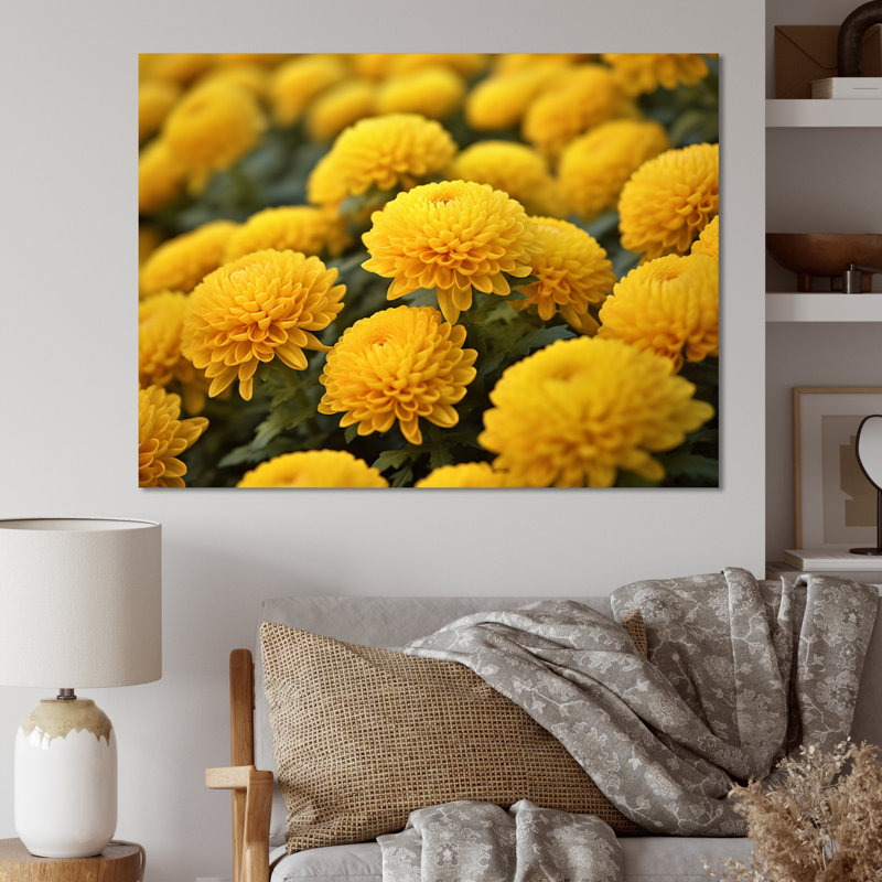 «Yellow Mums in Bloom I» sur toile, Toile tendue, H 16 po x l 32 po x P 1 po