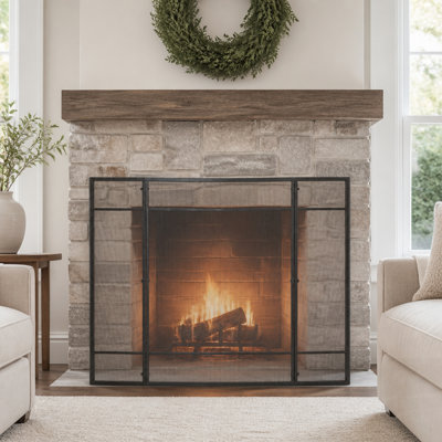 Pare-feu en fer forgé incurvé avec un design minimaliste en grille pour une sécurité moderne et une protection élégante du foyer