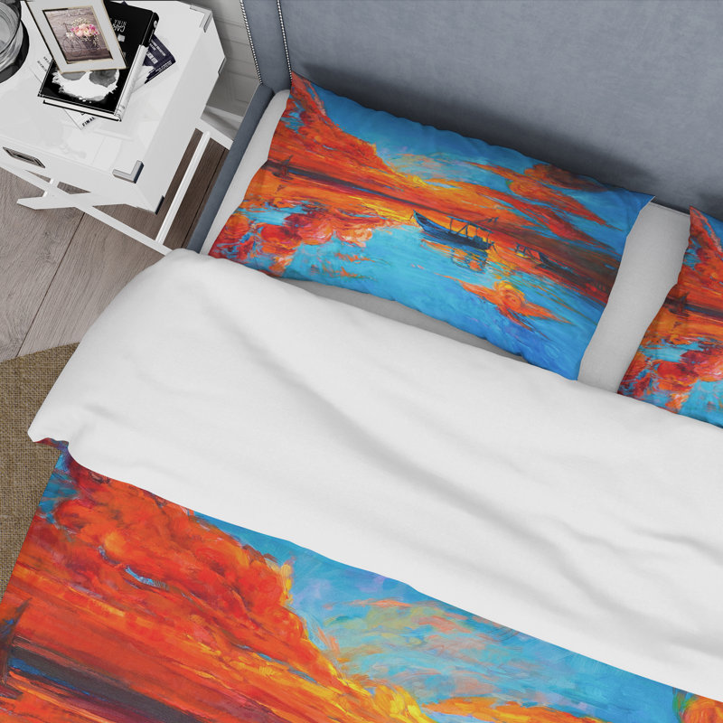 Bateaux qui se reposent sur l'eau pendant un coucher de soleil chaud VI - ensemble de housse de couette nautique - microfibre de polyester