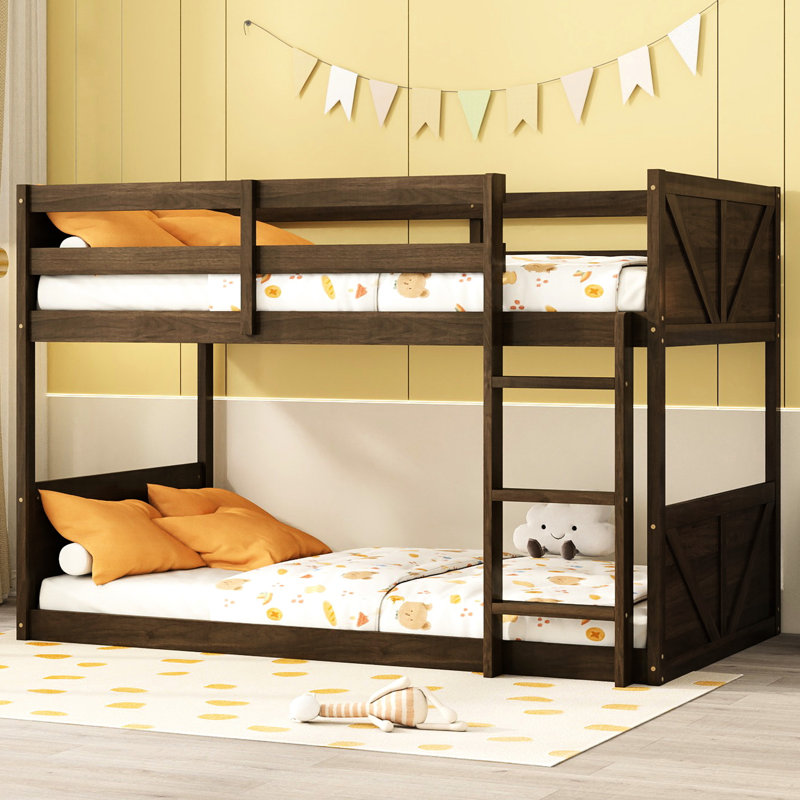 Lit simple superposé avec tête de lit à panneaux, bois d'hévéa massif, finition chêne antique, garde-corps et lit de rangement sous le plancher, avec porte de grange rustique, rails,