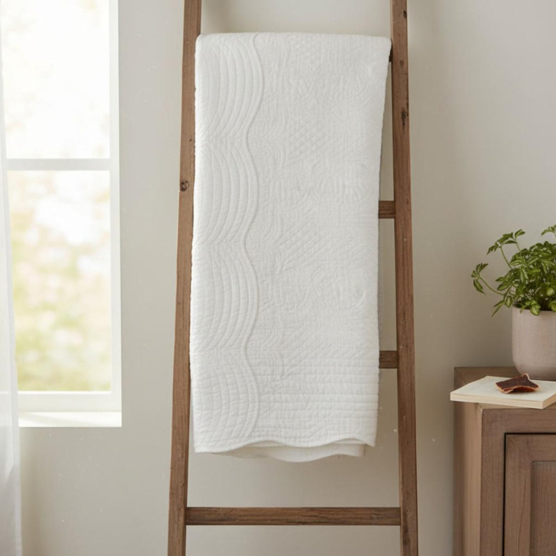 Jeté matelassé surdimensionné à bords festonnés blanc 60 x 72 pouces