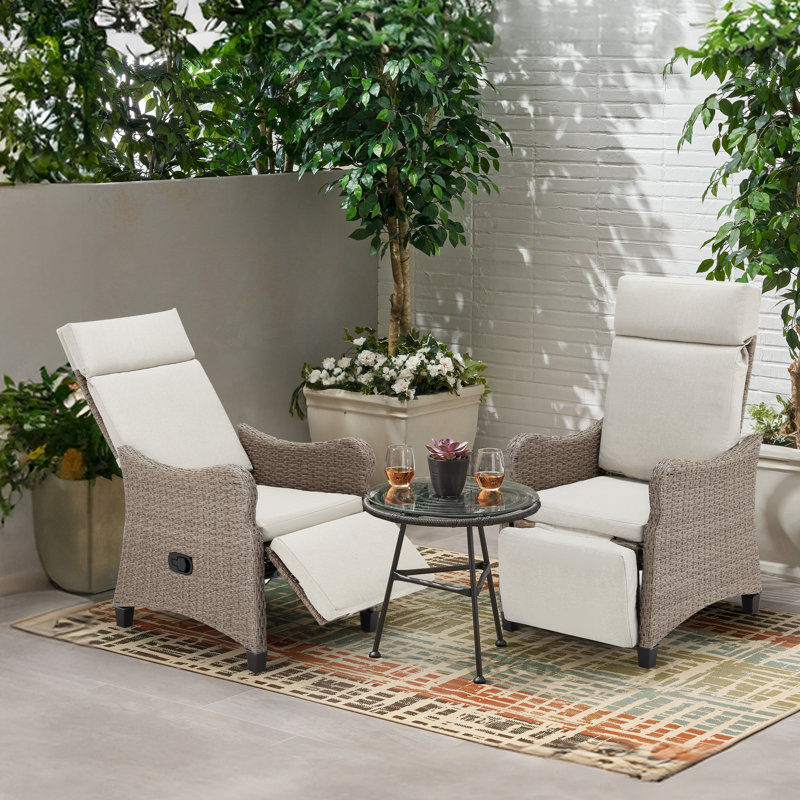 Chaise de patio inclinable avec coussins Jereomie, Blanc