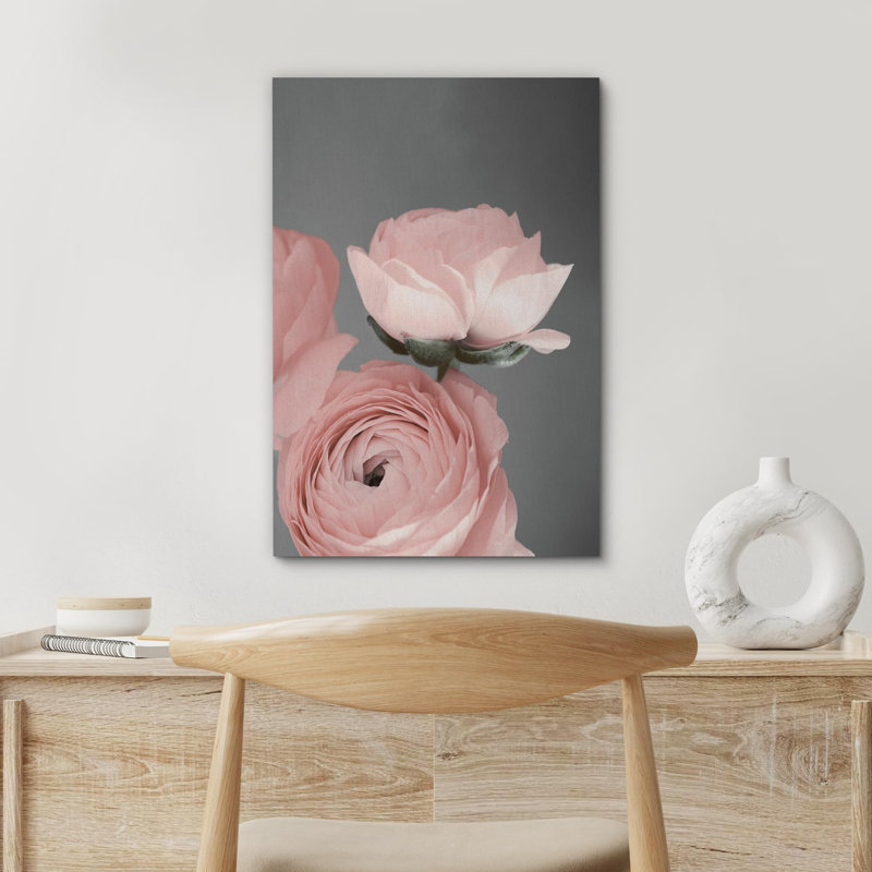 «Delicate Pink Roses Floral Still Life» sur toile, H 48 po x l 32 po