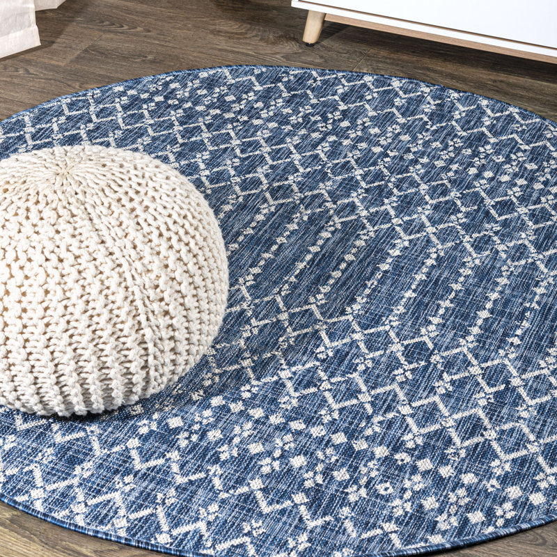 Crompton Moroccan Geometric Textured Weave Indoor/Outdoor Rug, Round 5'3", Light Gray/Black