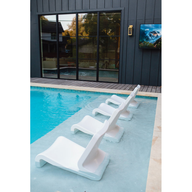 Line Outdoor Lounge Chair, Highcloud White