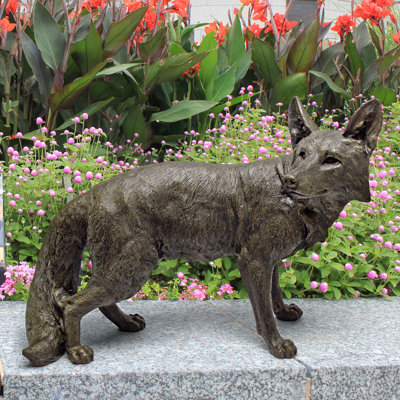 Statue de fox à queue de douille