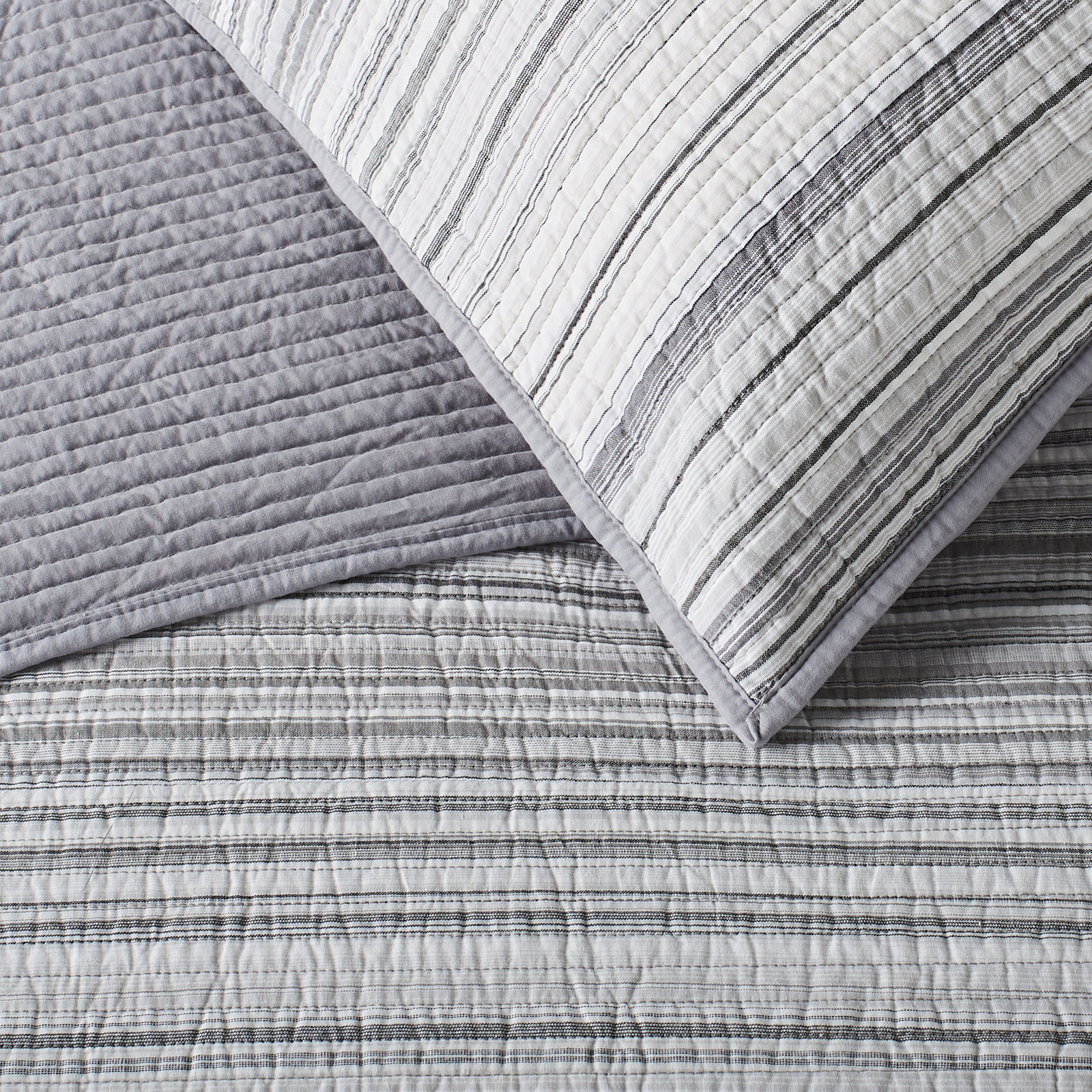 Everette Cotton Quilt Set, King Quilt + 2 King Shams