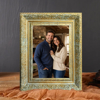 Elegant Picture Frame for Travel Memory Display