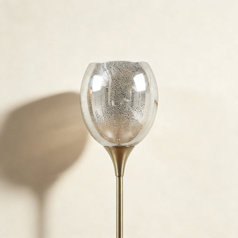 Lampe sur pied orientée vers le haut avec auvent en verre mercurisé