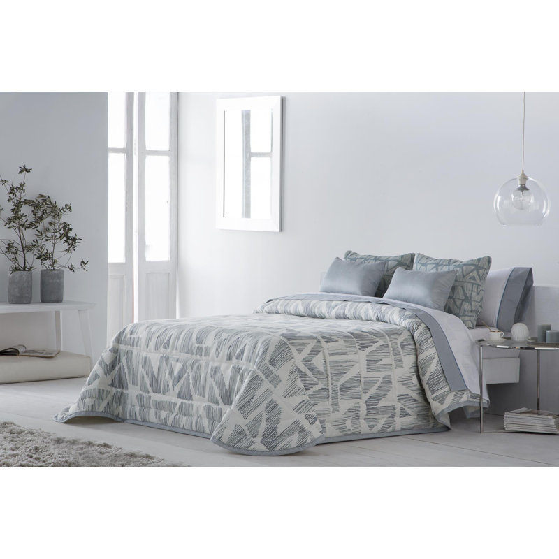 Larson Polyester No Pattern Bedspread, Gold, 180 x 240 cm