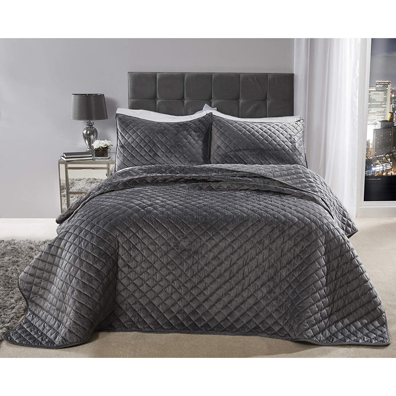 Kacie Polyester Solid Colour Bedspread with Pillow Shams, Silver