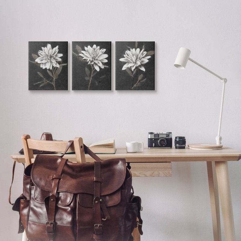 «Fable Lotus White Floral Bloom» par Nina Blue - ensemble de 3 impressions sur toile tendue, H 14 po x l 33 po x P 1,5 po