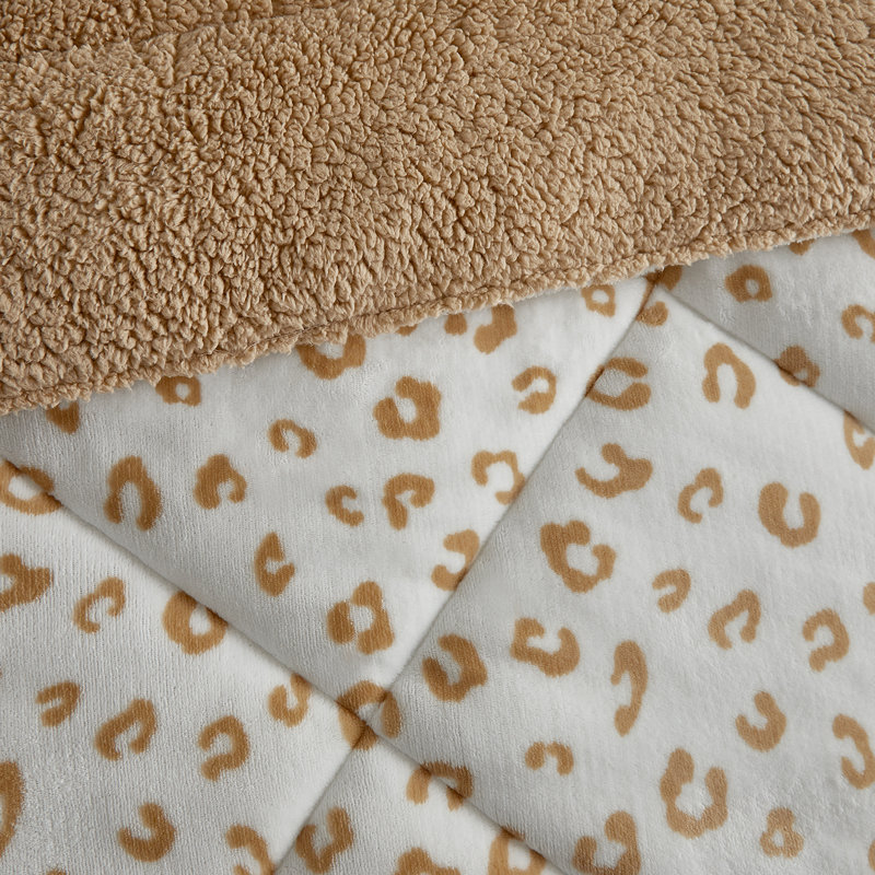  DESIGN STUDIO Leopard Tan Ultra Polyester Plush/Sherpa Comforter Set, Queen Comforter + 2 Standard Shams