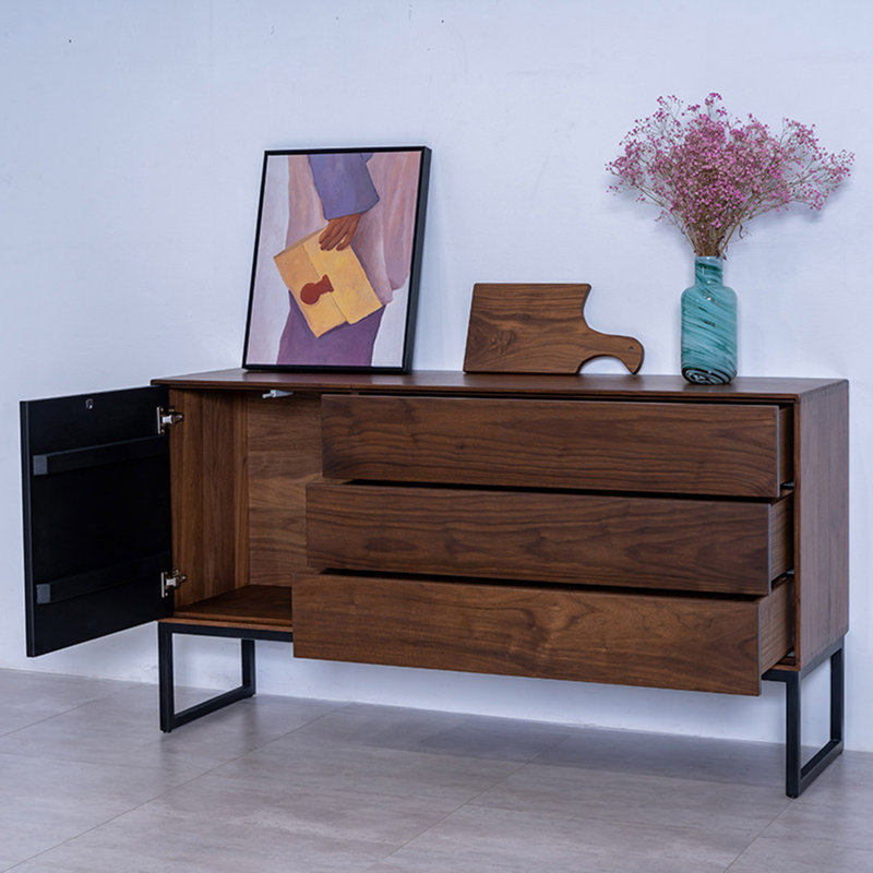 Buffet simple de style nordique moderne