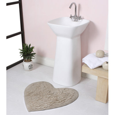 Schoenberger Heart Bath Rug 25"x25"
